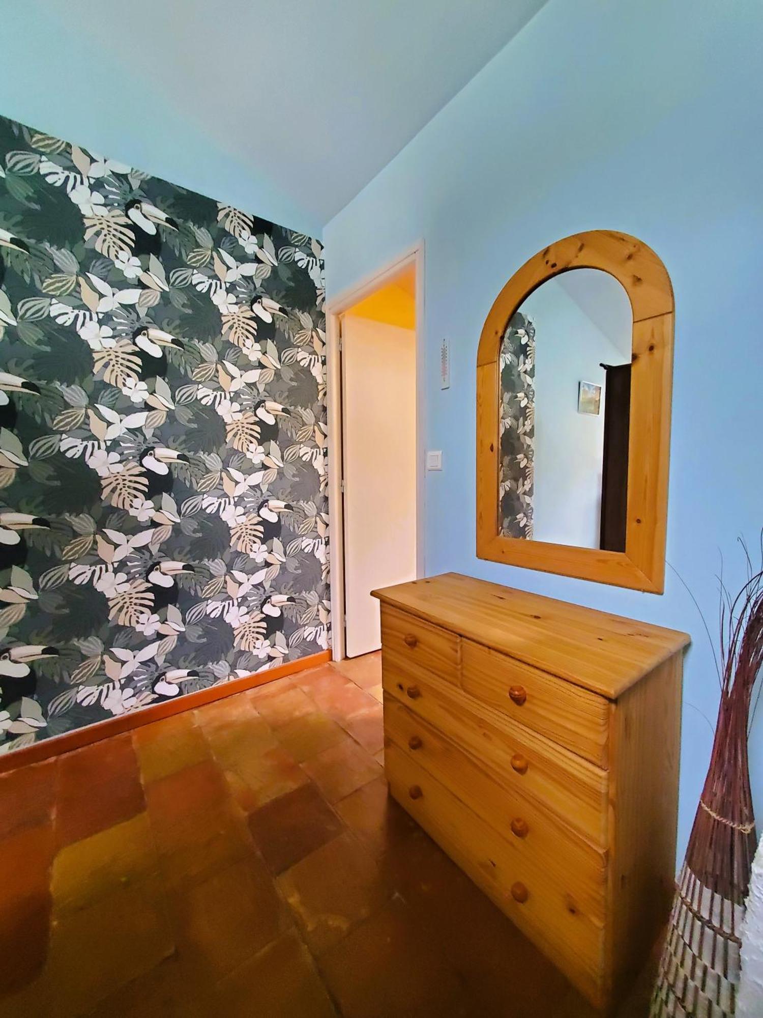 Agreable Maison De Ville Avec Patio 西让 外观 照片