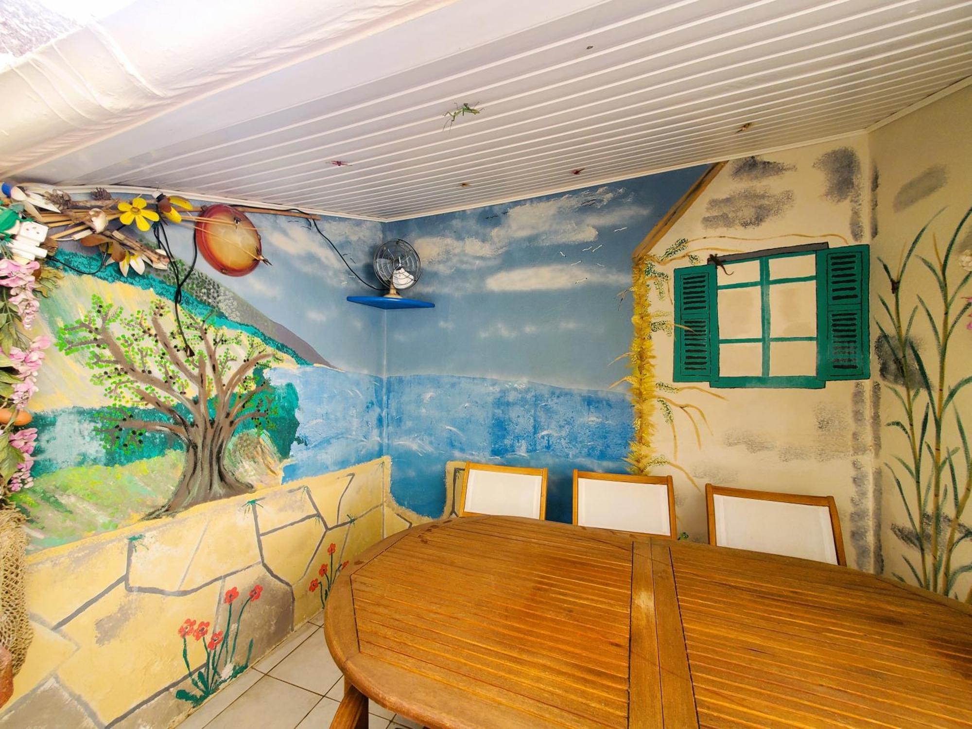 Agreable Maison De Ville Avec Patio 西让 外观 照片